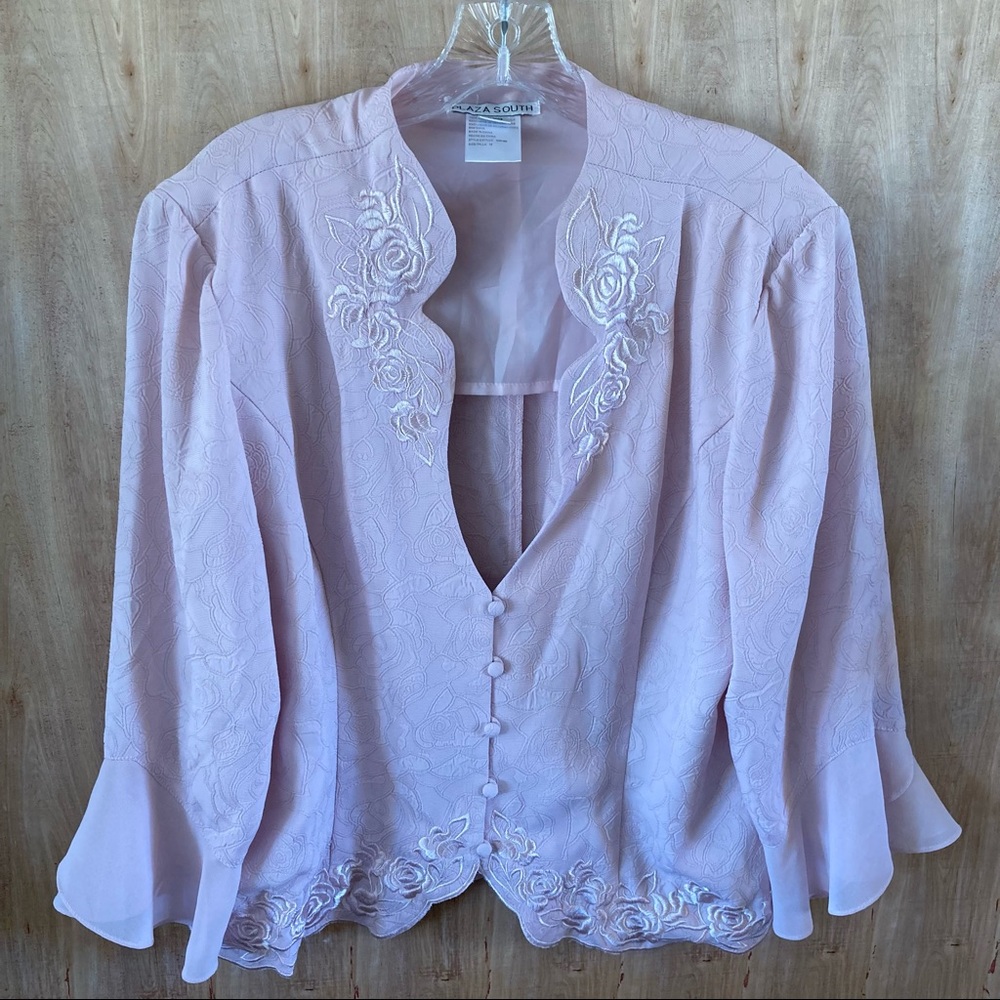 Pink formal blouse. Plaza South. Size 18. Blazer. Embroidery roses. Button up